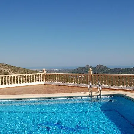 Casa Lobo Holiday home *